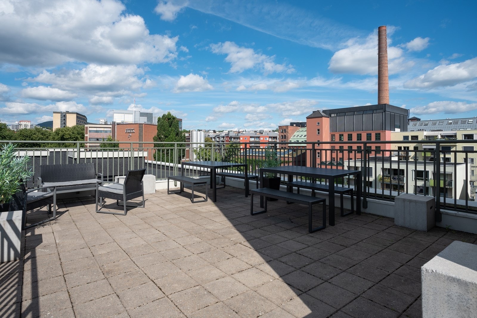 - Du har også tilgang til en felles solrik takterrasse - Galleribilde