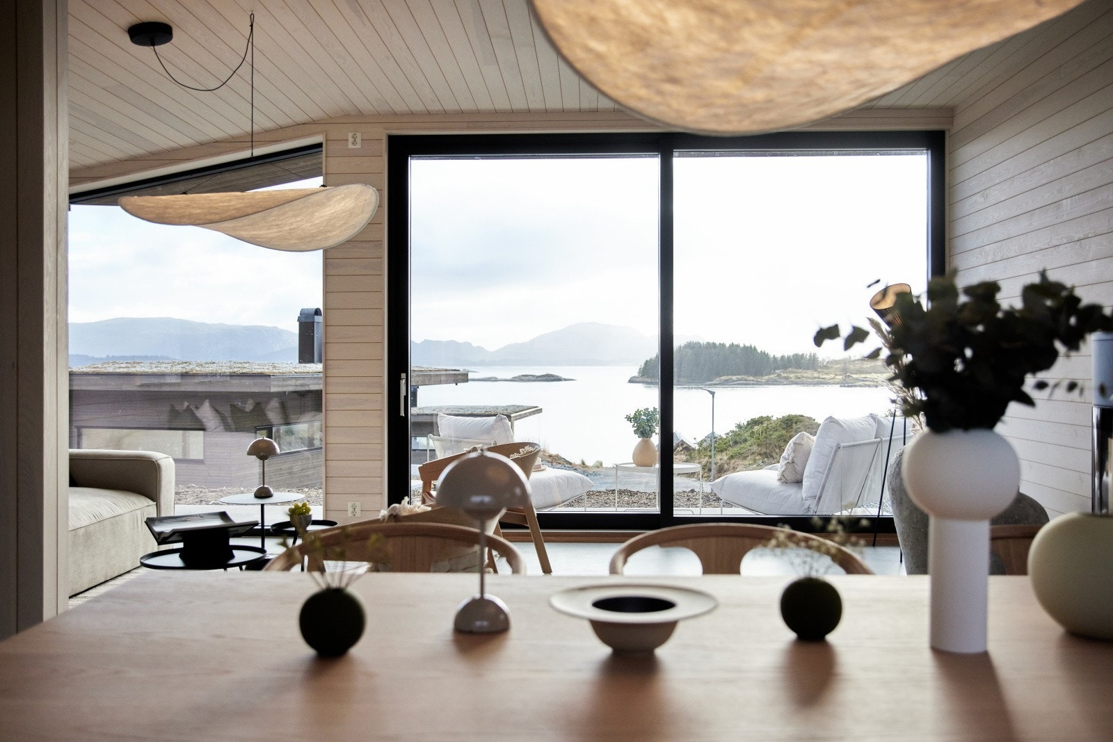 Hytten holder en gjennomgående høy standard med flotte håndtverksdetaljer. Galleribilde