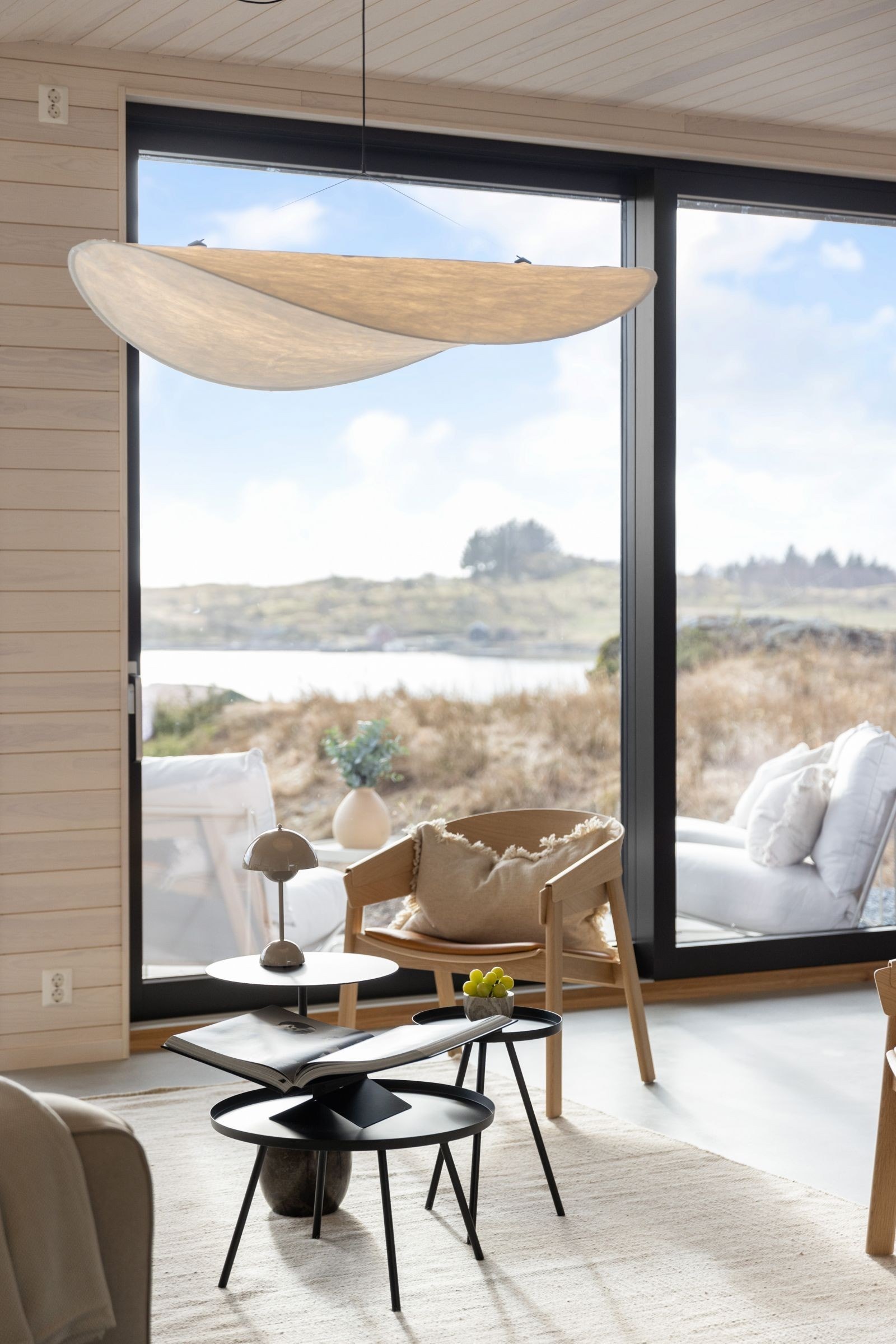 Spektakulær beliggenhet og flott utsikt mot fjorden Galleribilde