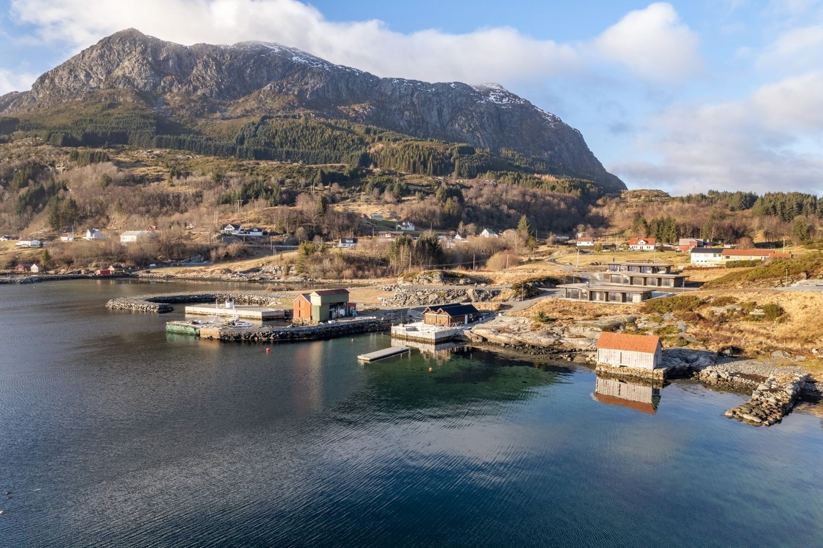 Område sett fra fjorden Galleribilde
