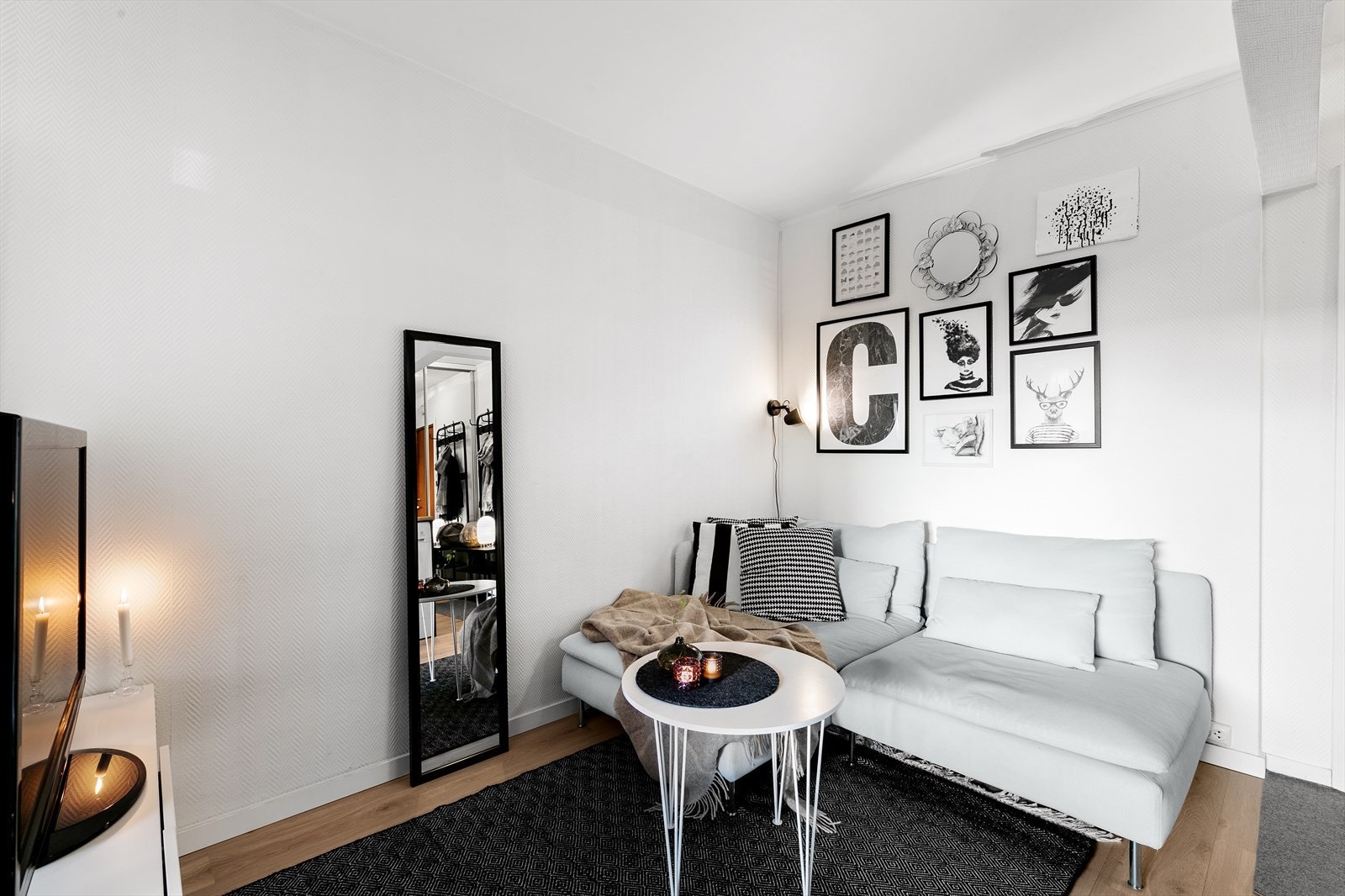 Sofakrok med muligheter for ytterligere oppbevaring. Galleribilde