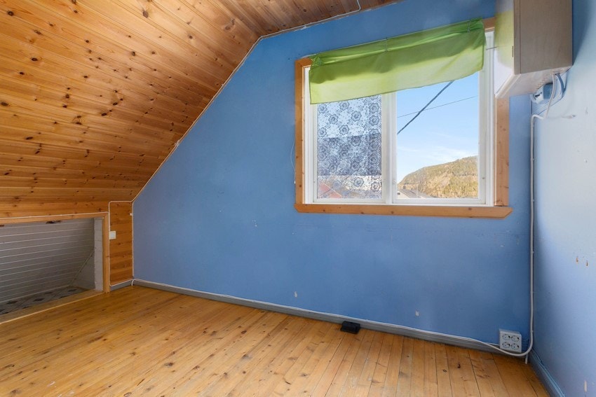 Boligen har totalt 3 soverom. Alle beliggende i 2.etg Galleribilde