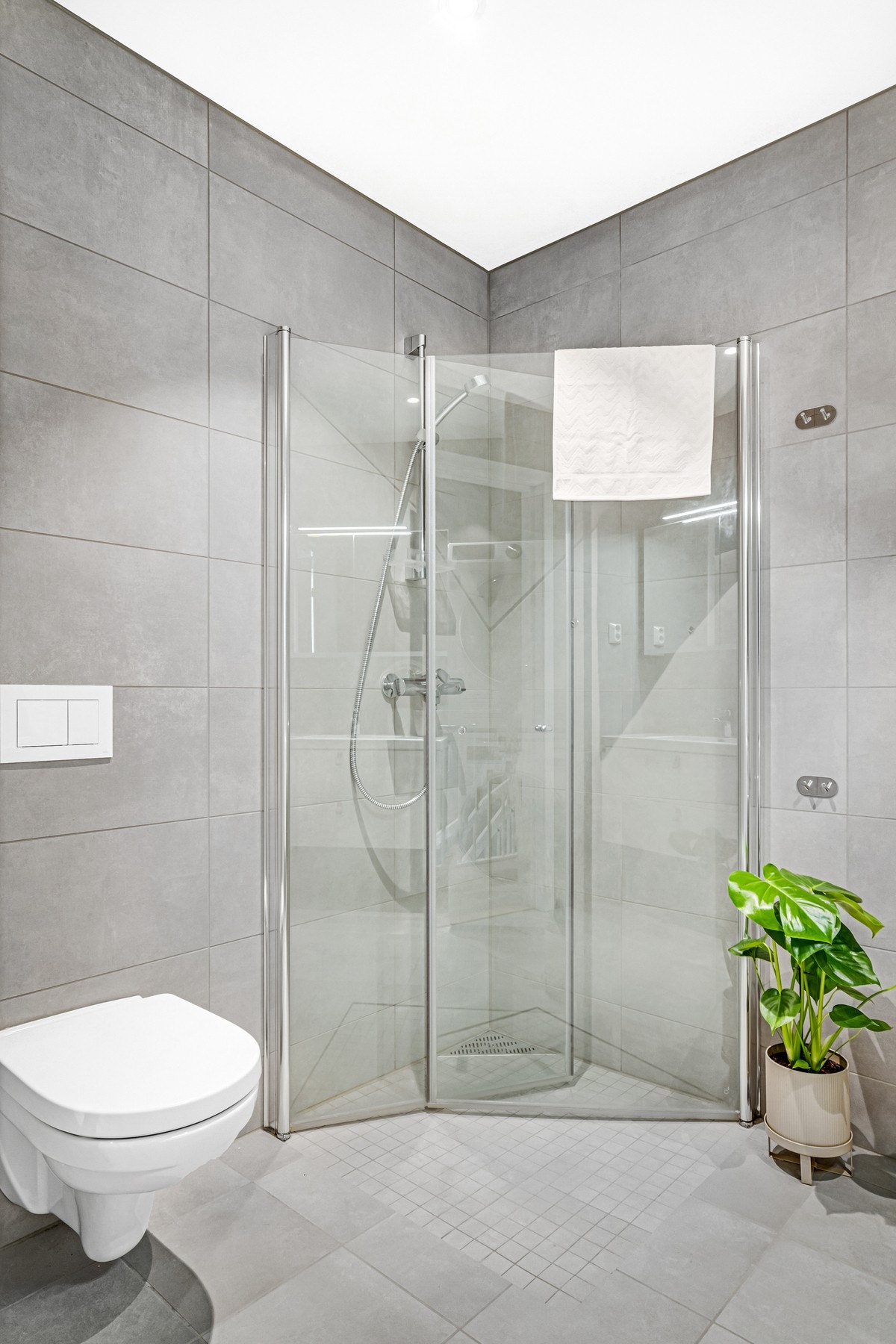 Dusjnisje med innfellbare glassdører. Galleribilde