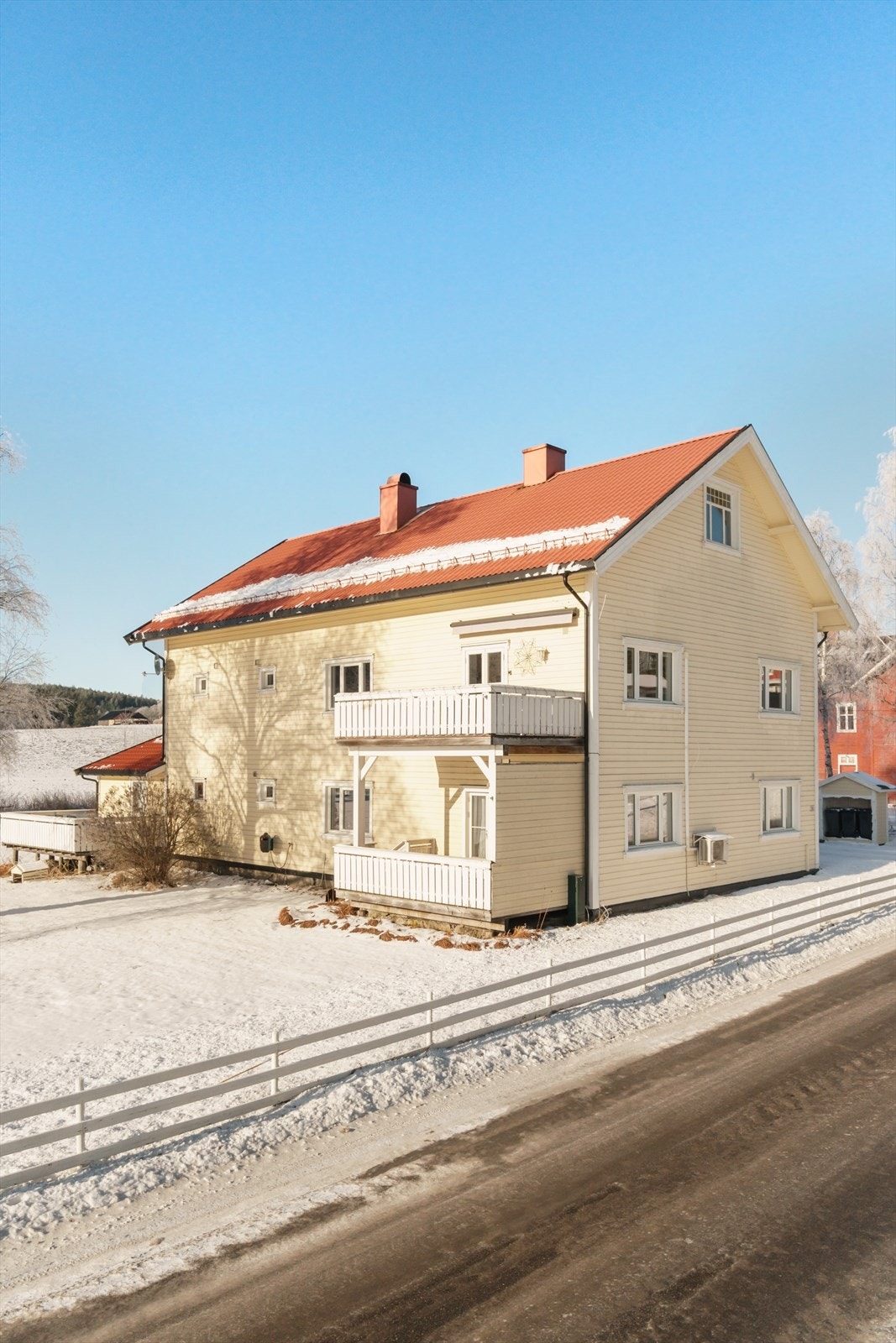 Kort gangavstand til nærmeste barnehage, nærbutikk og turområder Galleribilde