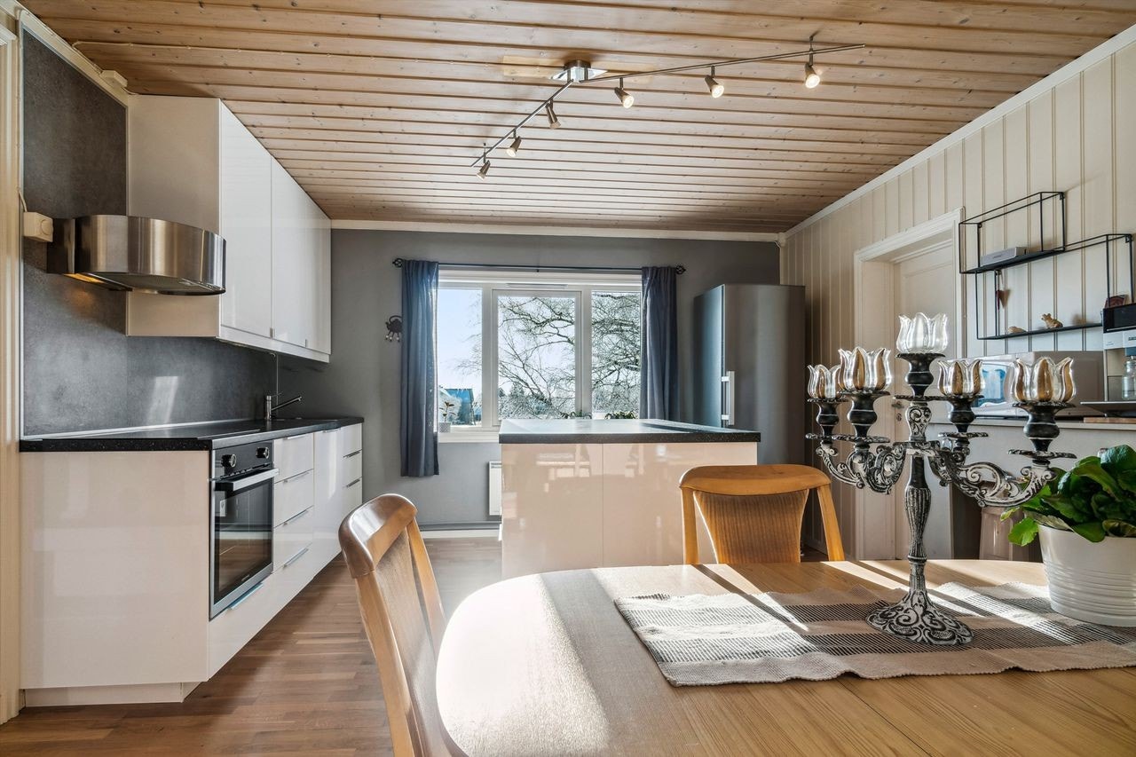 Generøst med oppbevaringsplass for nødvendig utstyr Galleribilde