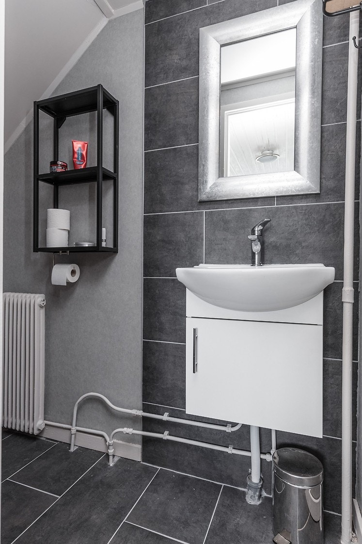 wc som nås från sovrum Galleribilde