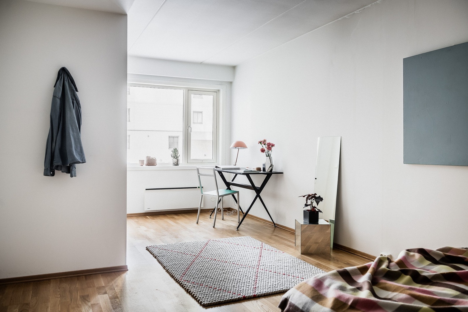 Flott kontordel med lys atmosfære. Galleribilde