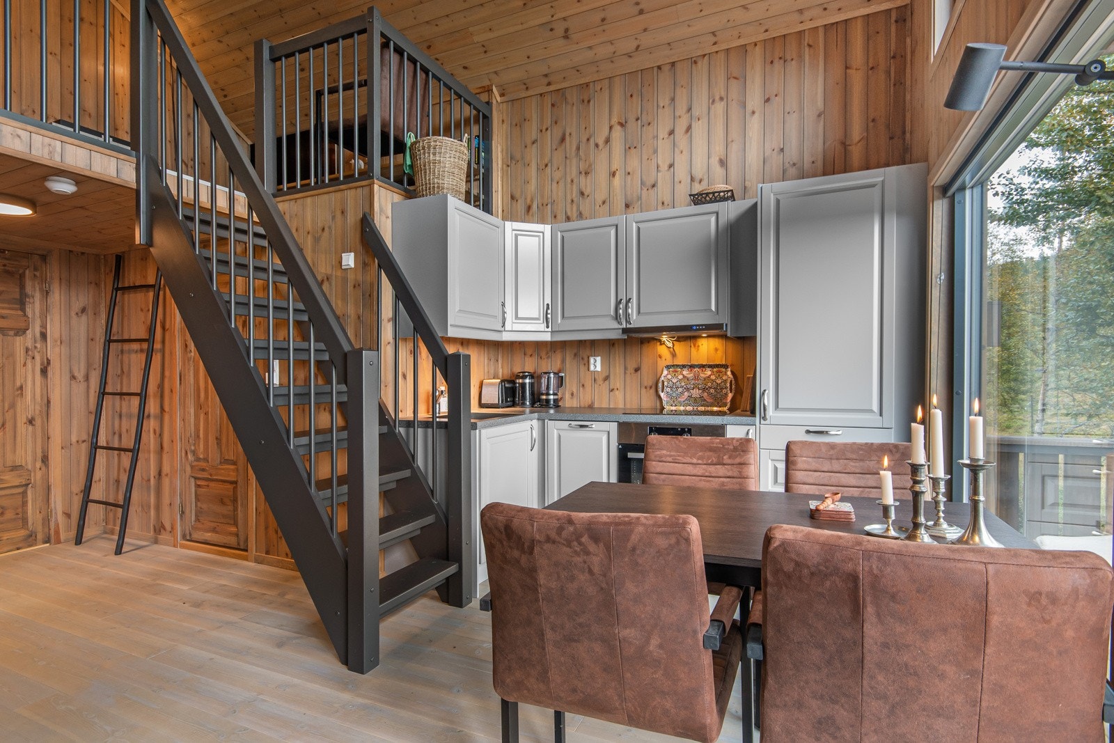 Trapp opp til hemsen. Galleribilde