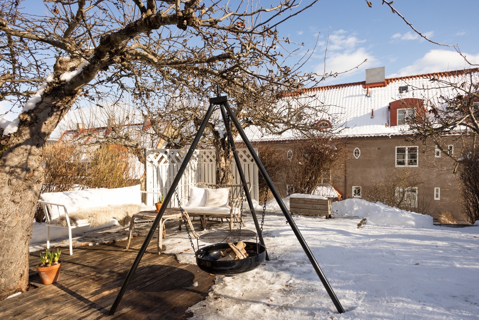 Uteområdene byr på flere soner, og skaper en skjermet tilværelse. Galleribilde
