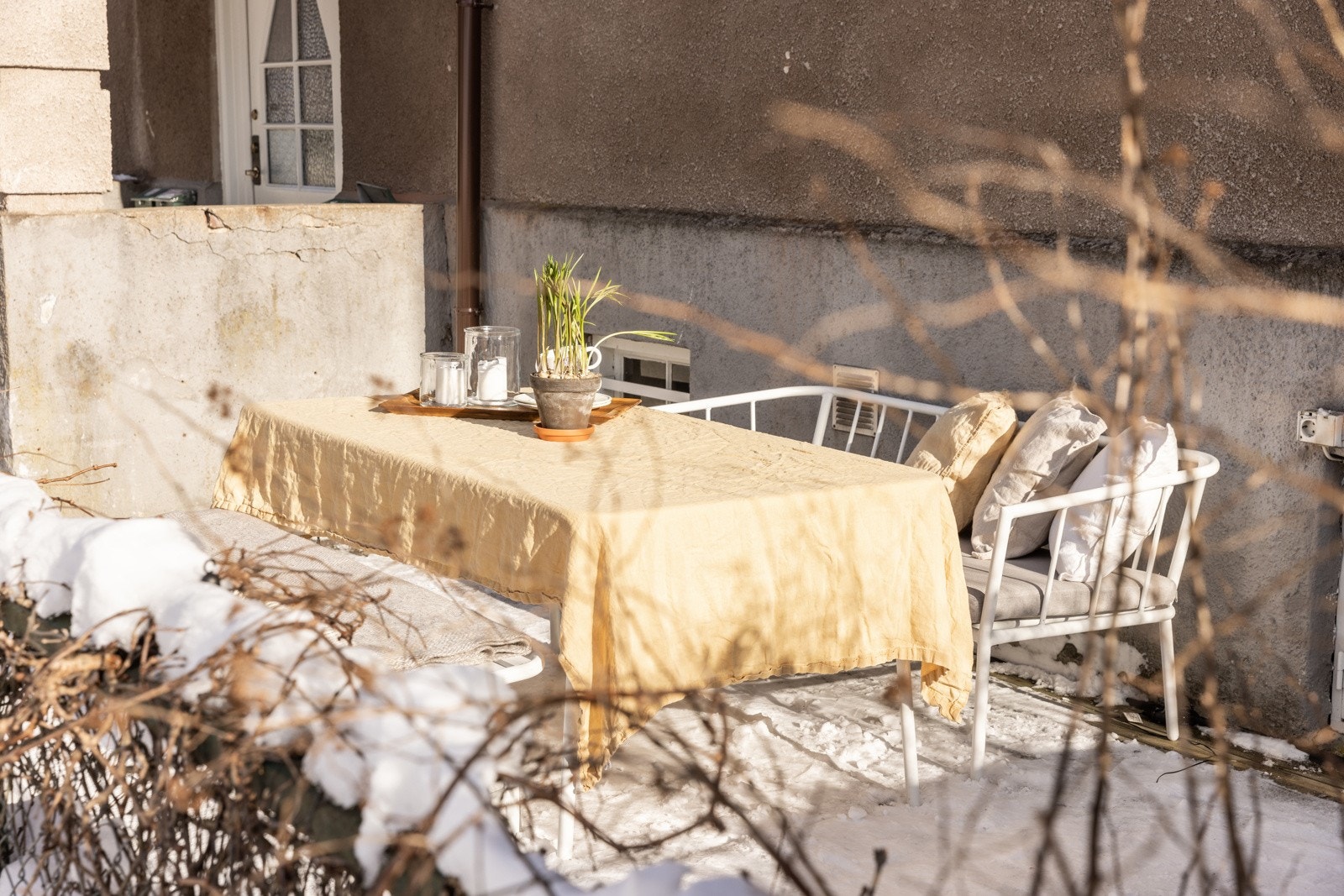 I Hagebyen kan man nyte en frodig og tilbaketrukket tilværelse, samtdig som man befinner seg svært bynært. Vi ønsker deg velkommen til en hyggelig visning! Galleribilde