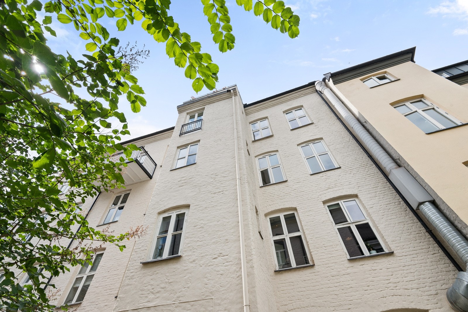 Fasade sett fra indre gårdsrom. Galleribilde