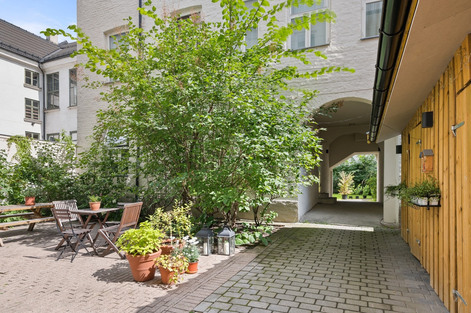Borettslaget har en pen og opparbeidet bakgård. Galleribilde