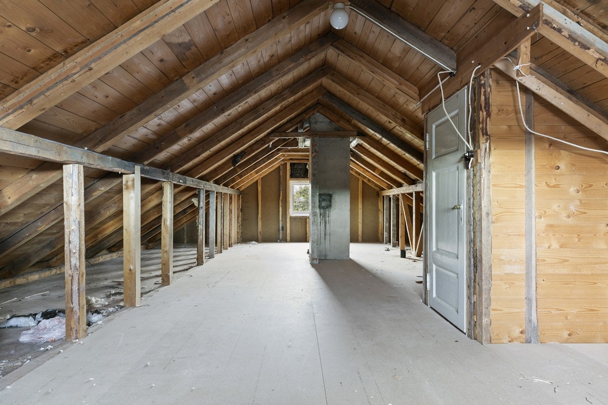 Loft følger med 2.etasje Galleribilde