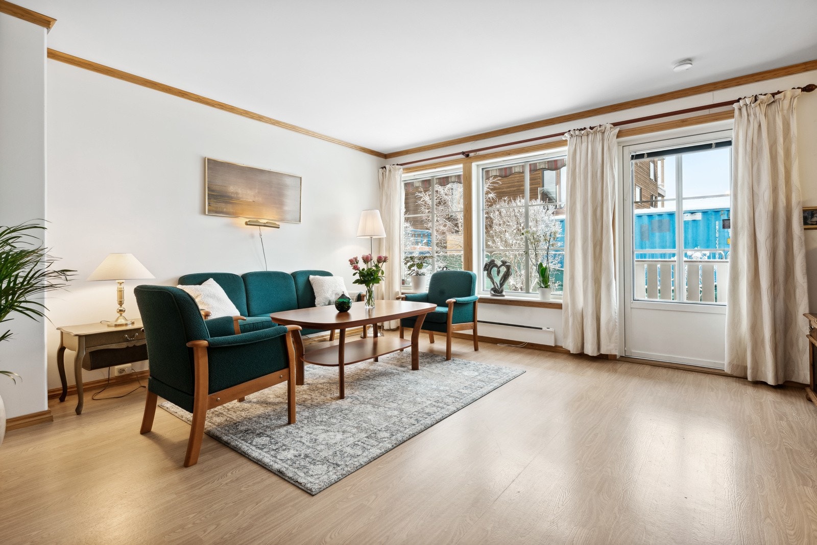 Fra stuen er det utgang til terrassen. Galleribilde