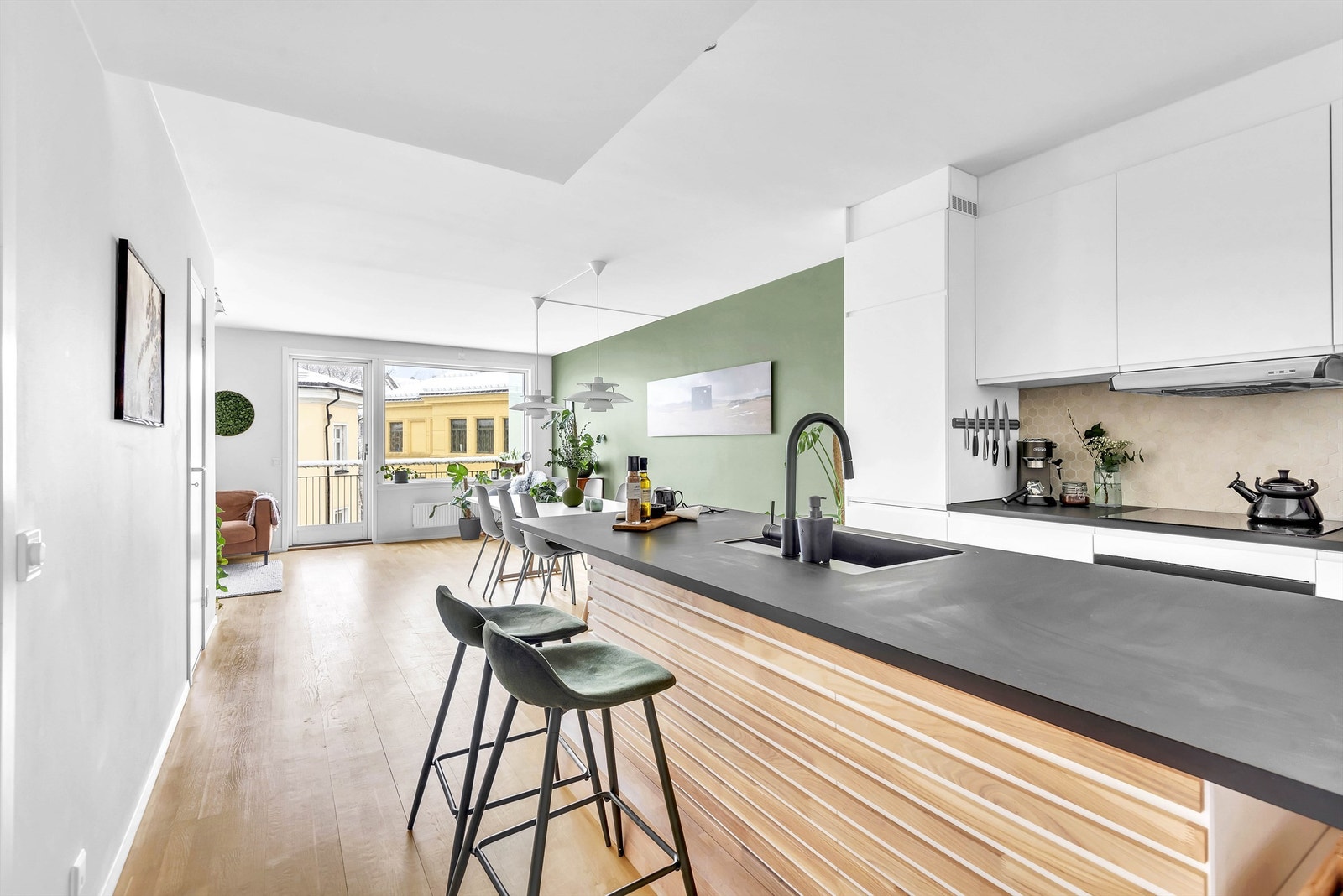 En meget innbydende og attraktiv 4-roms toppleilighet i bygg fra 2005, beliggende i et av Oslos mest spennende boligområder Galleribilde