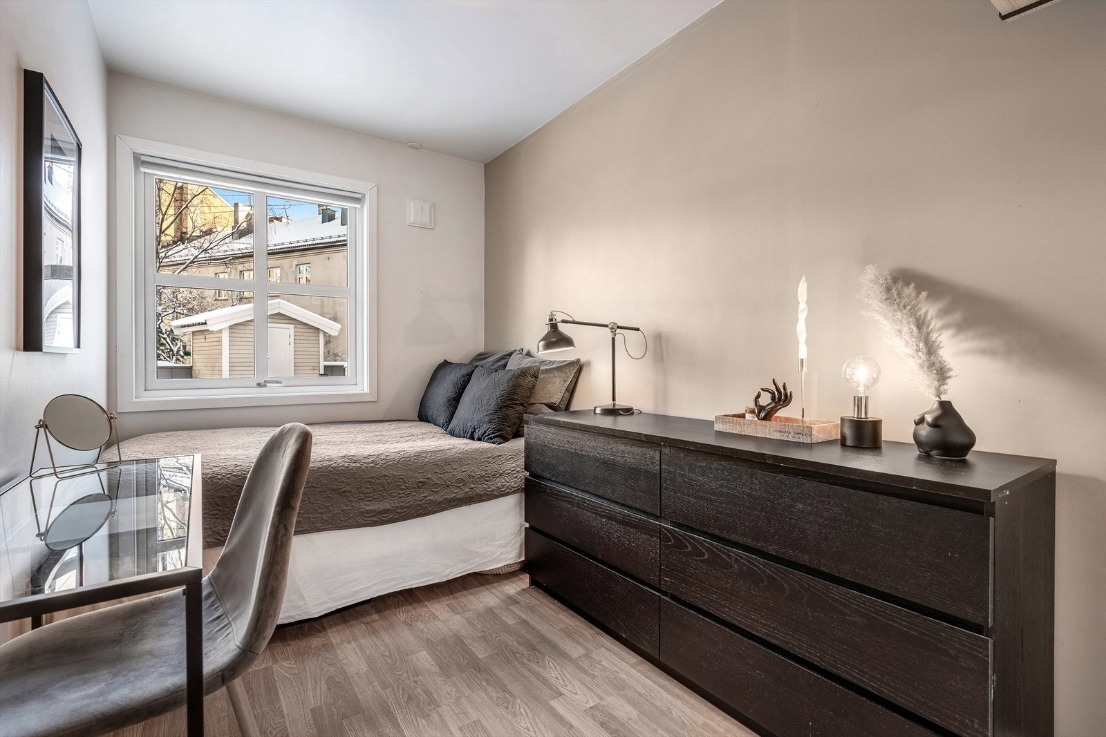 Soverom II er også et flott soverom som passer perfekt som barnerom, gjesterom eller kontor. Galleribilde