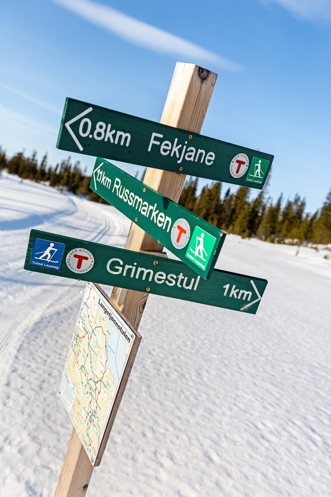 Løypene er godt merket med skilt og kart og det er like flotte turer om man ønsker en kort tur i nærområdet Galleribilde