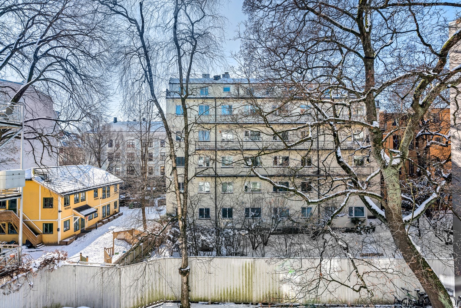 Utsynet fra balkongen. Galleribilde