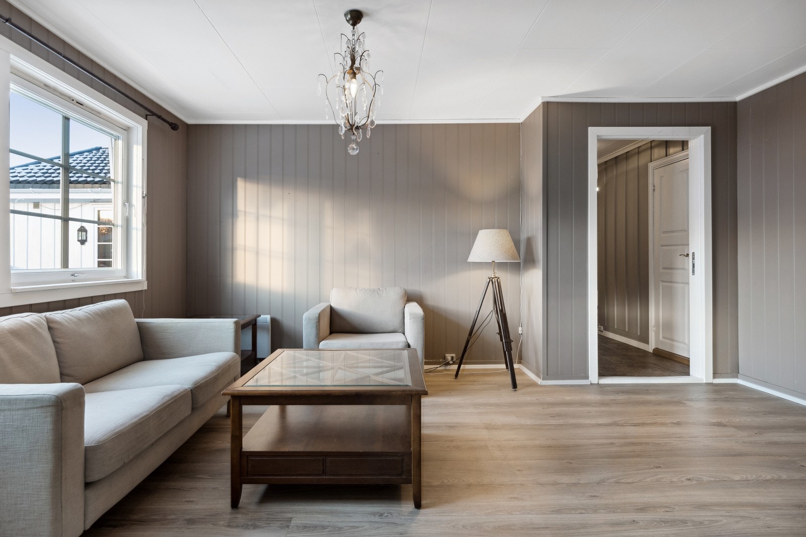 Fra TV-stuen er det adkomst til hybelen. Galleribilde