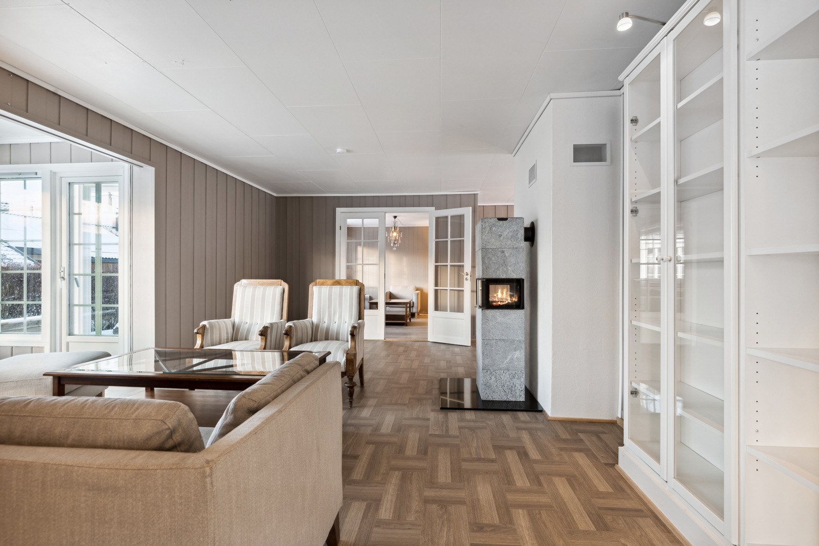 Romslig og flott stue. Galleribilde