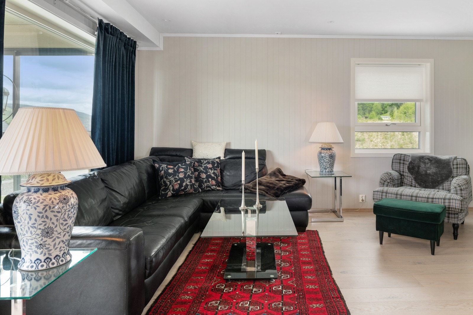 Med god plass for sofa gruppe. Galleribilde