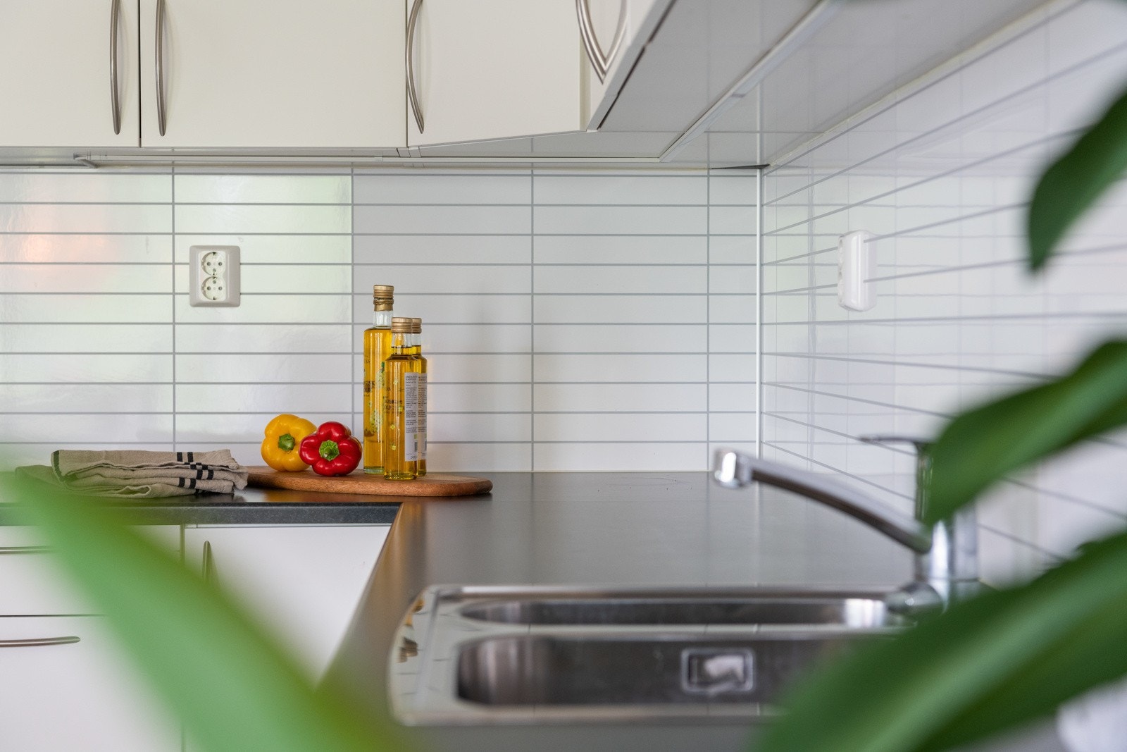 Kitchen board over benk. Galleribilde