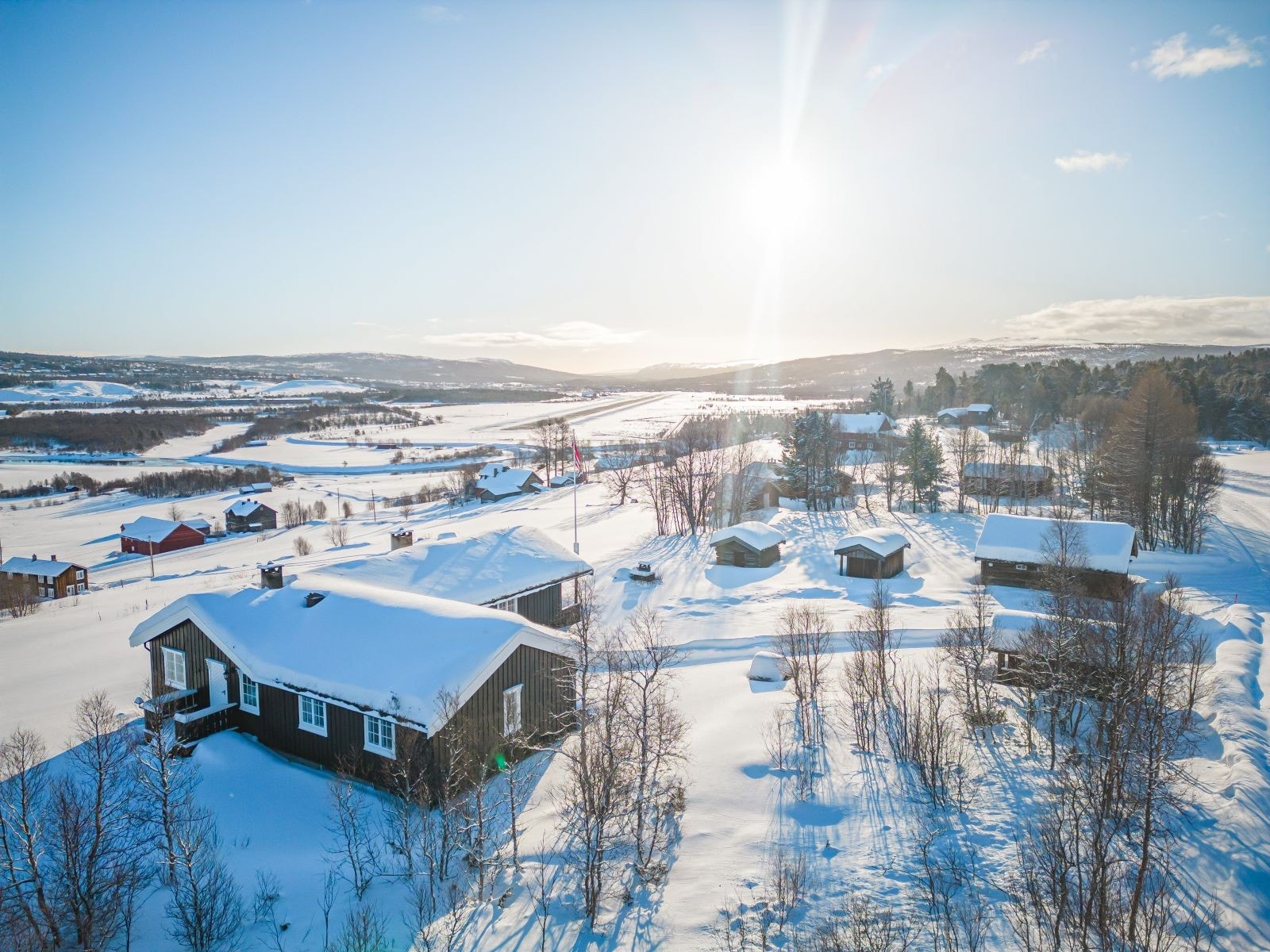 Eiendommen ligger meget fint til på "pynten" med panoramautsikt mot Røros sentrum. Galleribilde