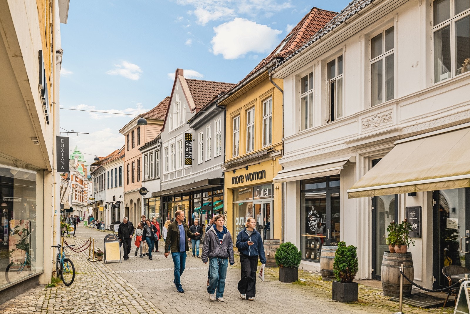 Alt i alt en meget attraktiv leilighet i populær gate. Her kan man leve ut den urbane drøm - velkommen til visning! Galleribilde