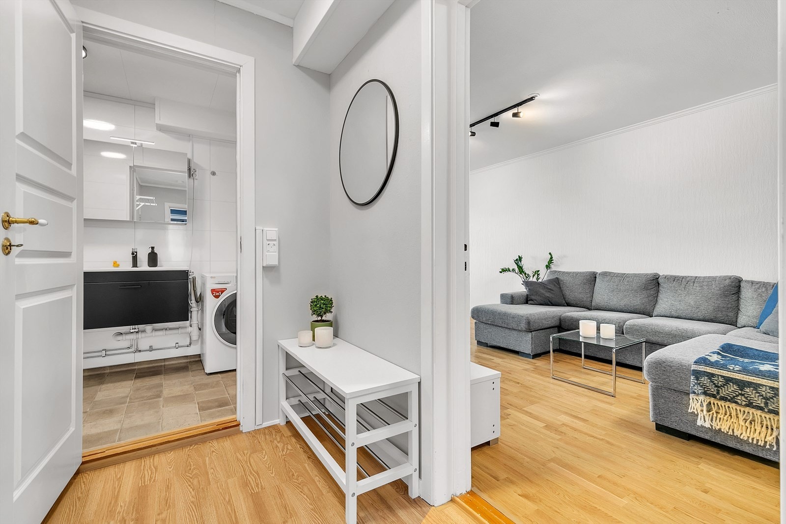 Gang sett mot bad og stuen Galleribilde