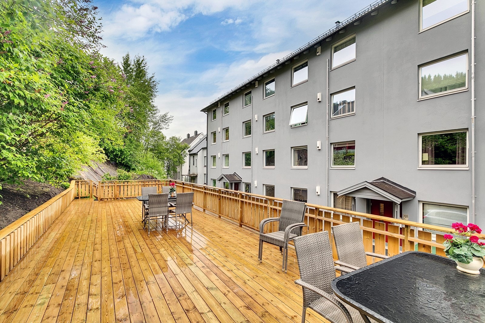 Stor felles terrasse Galleribilde