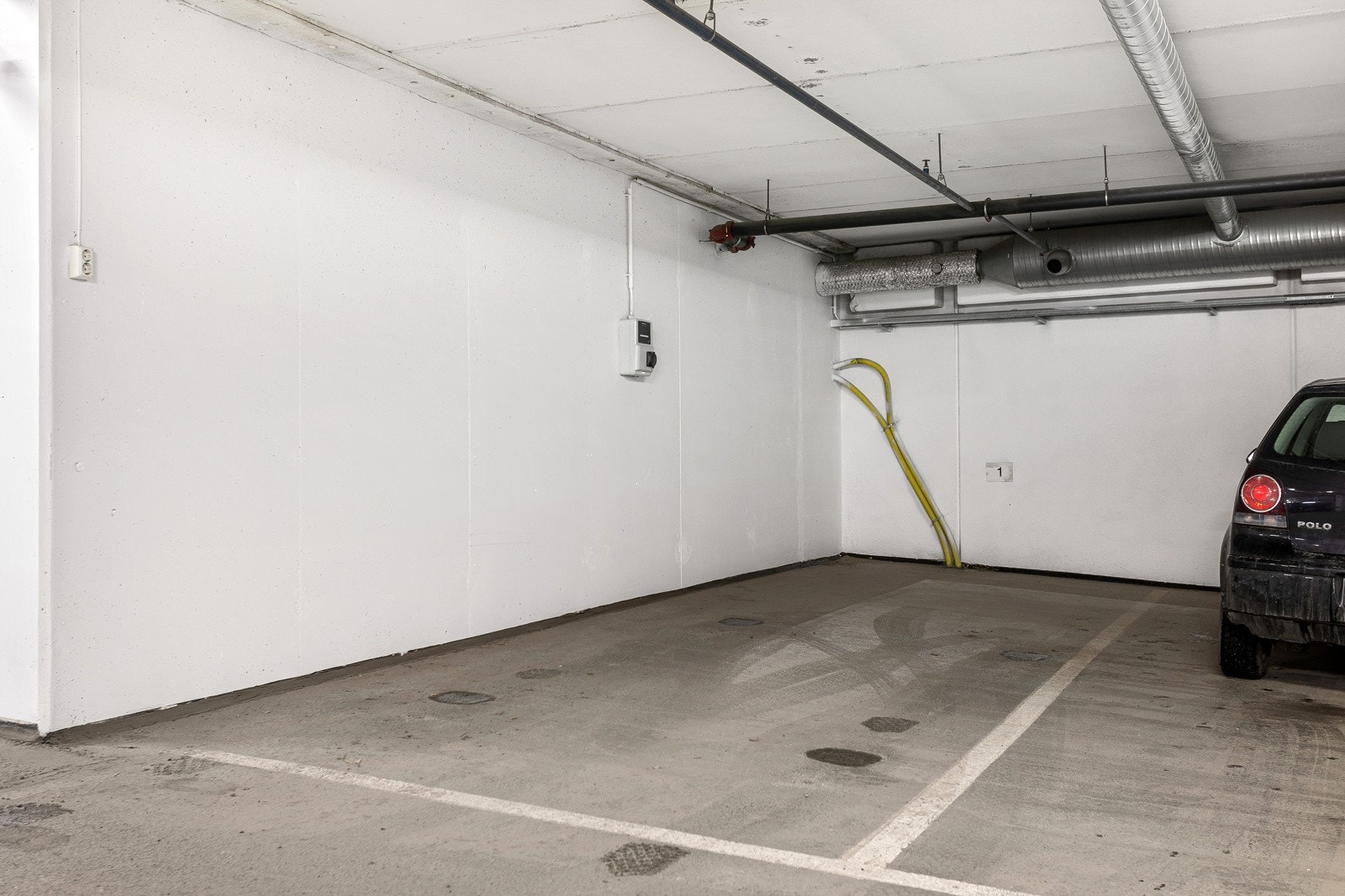 Det medfølger en parkeringsplass i garasje med elbillader. Plass nr. 1 i U1 Galleribilde