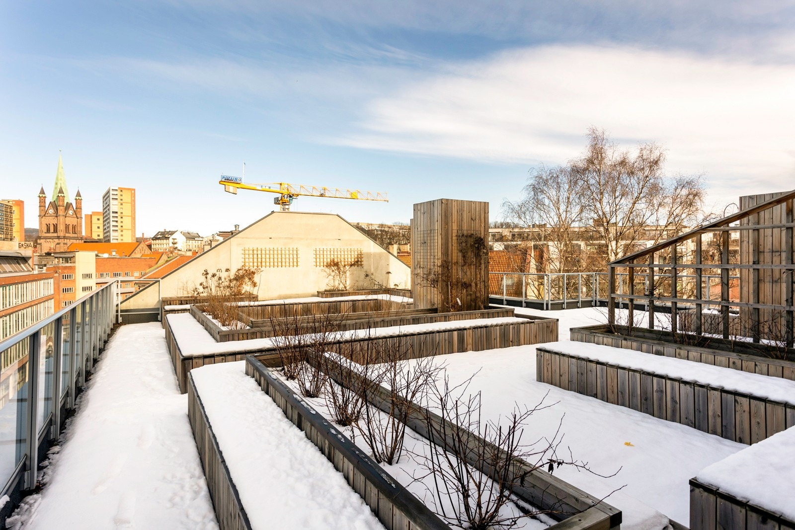Leiligheten har tilgang til en felles takterrasse med gode solforhold og flott utsyn over nabolaget Galleribilde