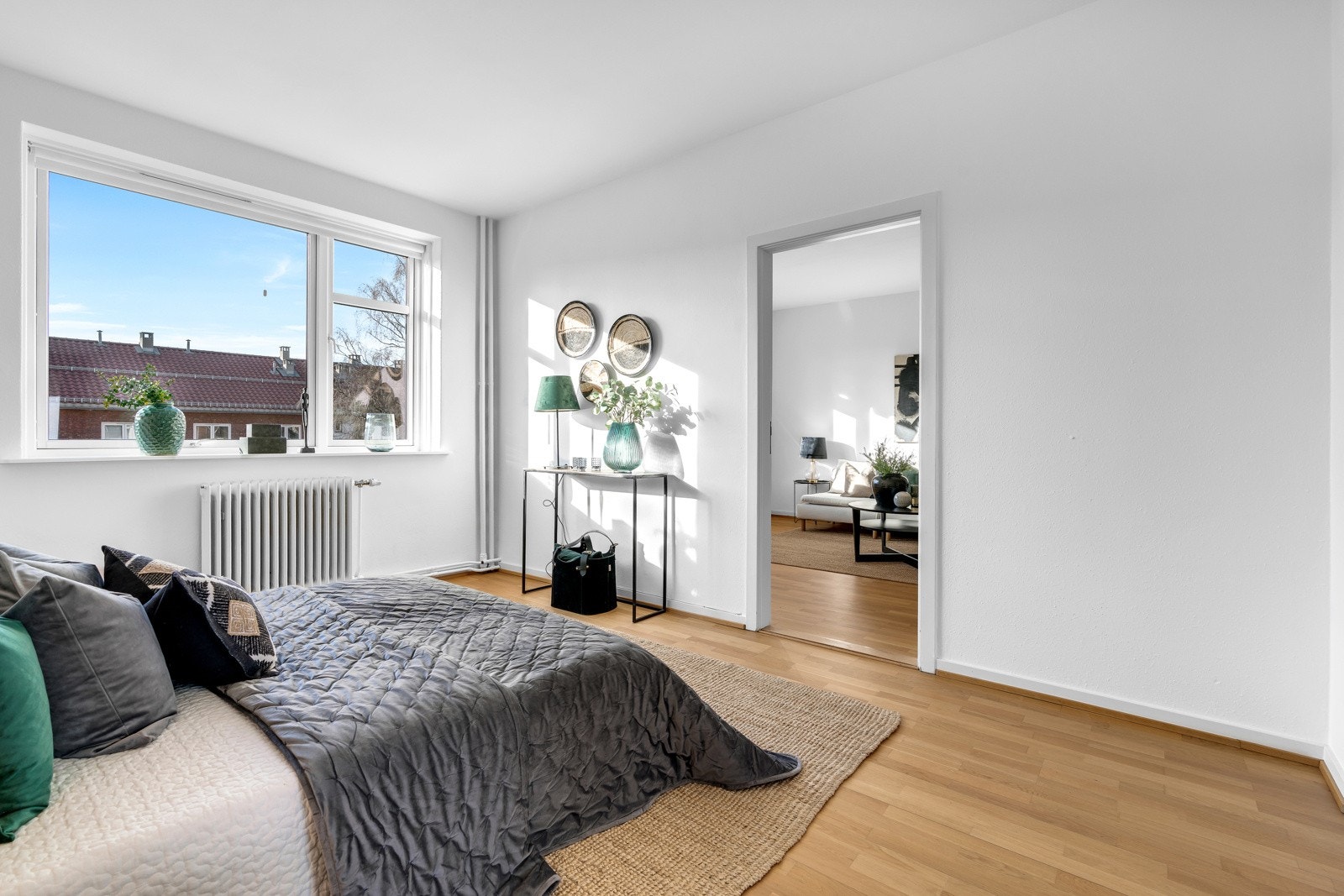 Soverommet vender ut mot rolige omgivelser. Galleribilde