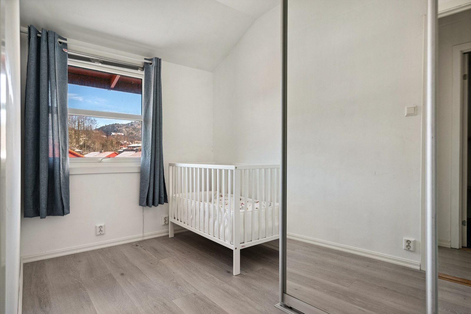 Soverom nr. 3. Galleribilde