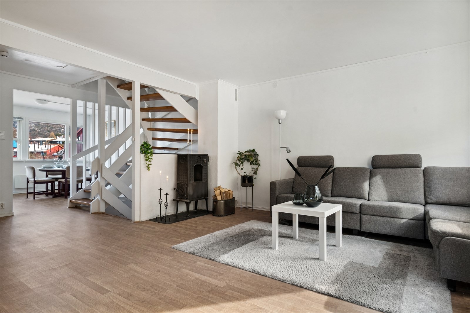 I perioden 2018-2023 har det blitt utført innvendig oppussing av mesteparten av vegger og gulv til en mer moderne standard. Galleribilde