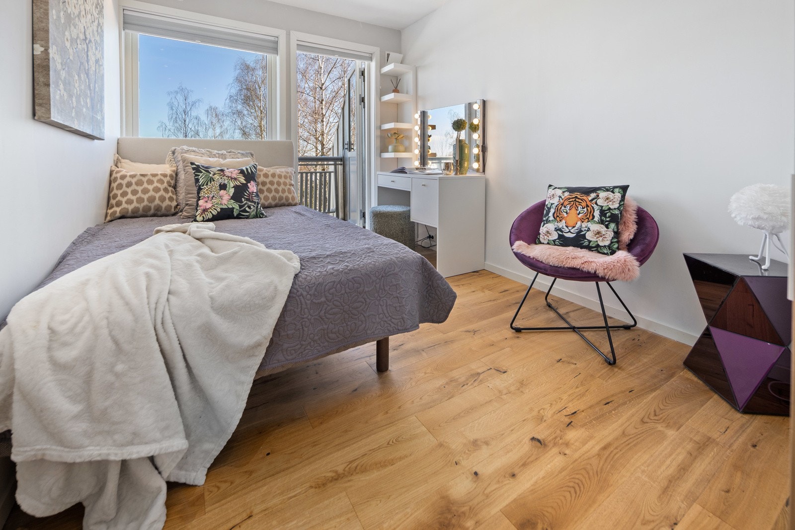 innholdsrik bolig med 5 soverom + kontor Galleribilde