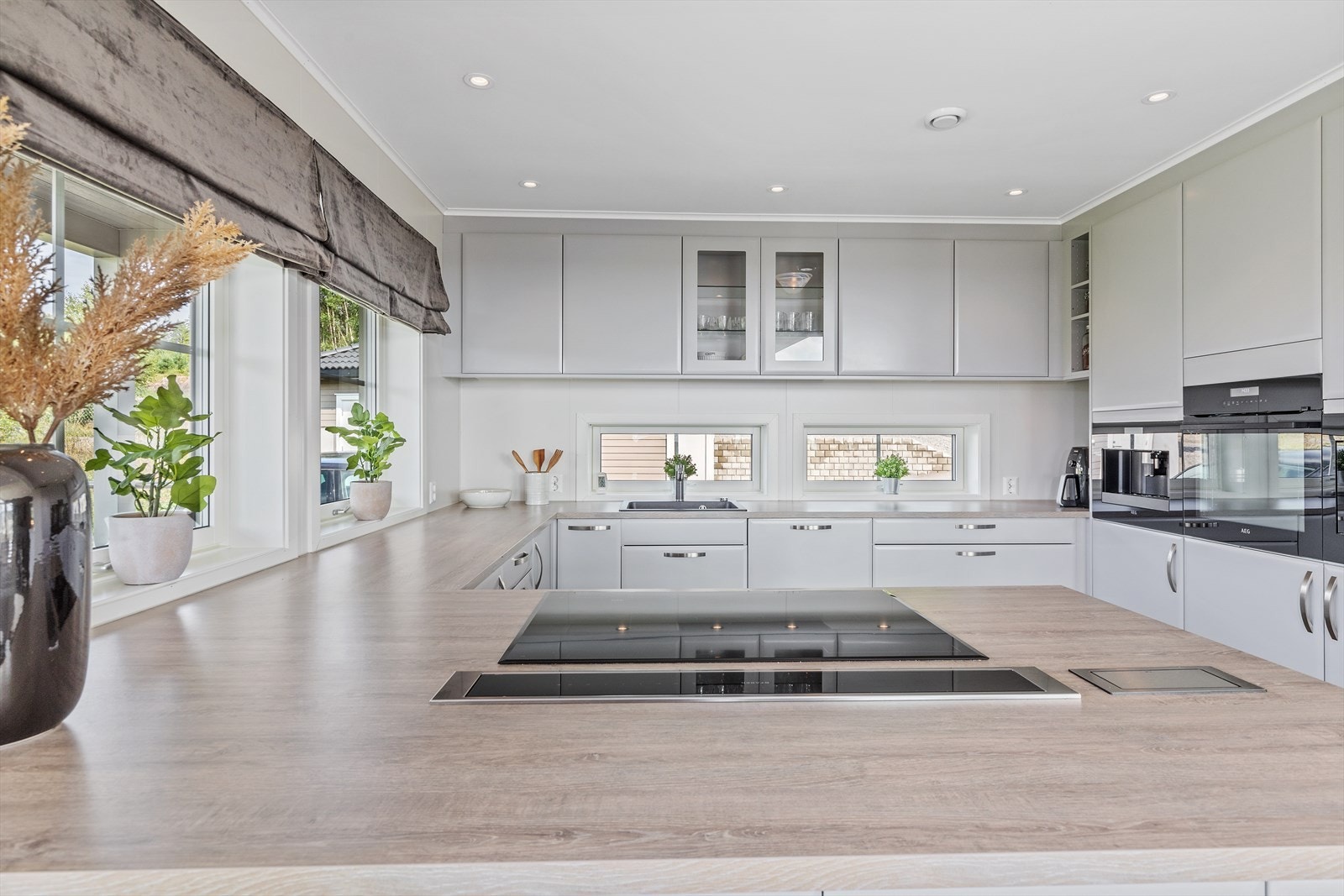 Koketopp med avtrekk i benken. Galleribilde