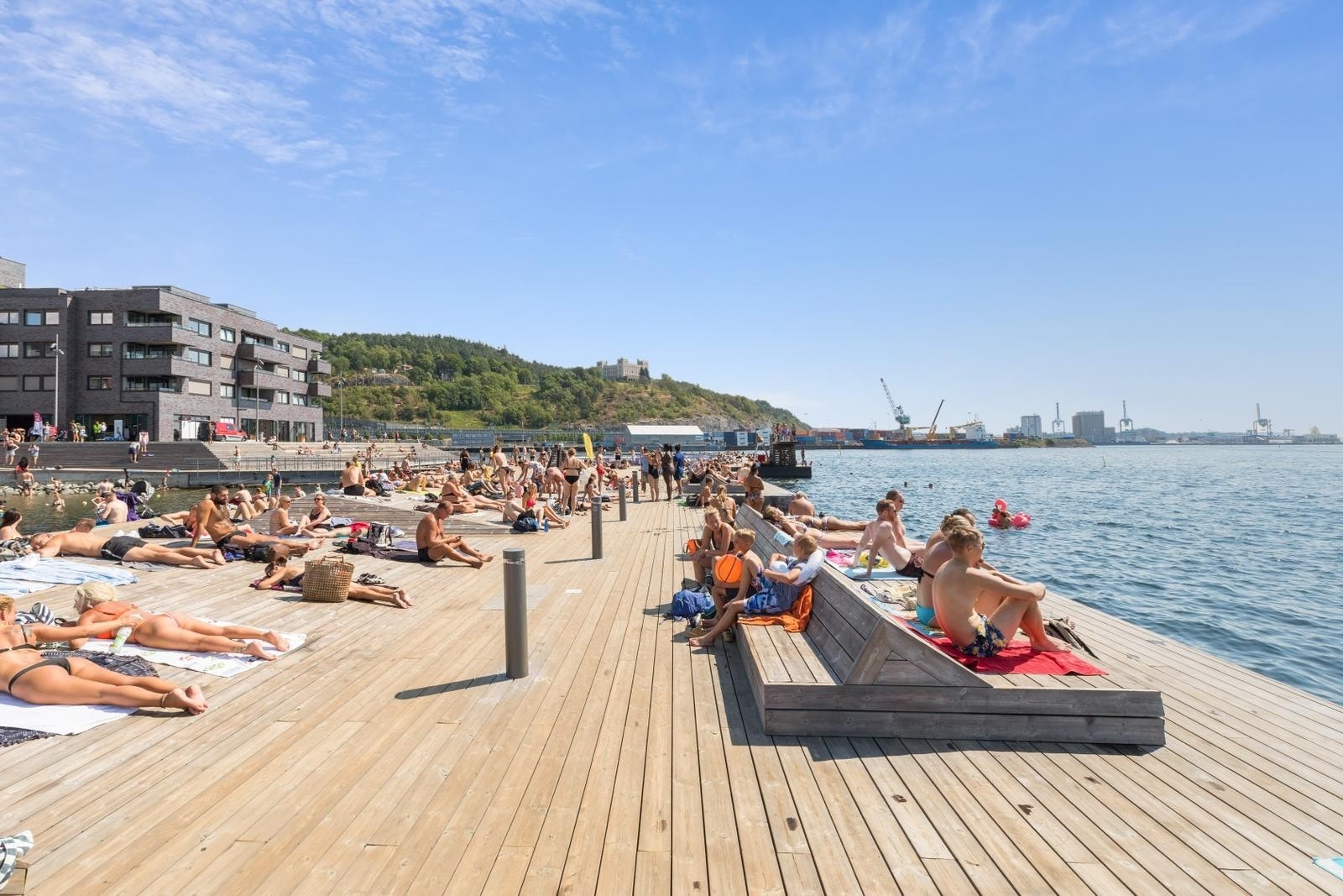 Sørenga og den nye bystranden ved Operaen er i nærheten med flotte bademuligheter. Her er det også gode padlemuligheter Galleribilde