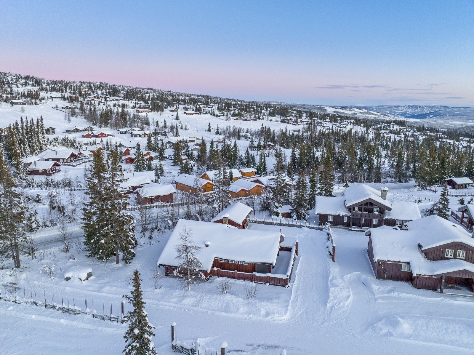 Området byr på flotte turmuligheter og aktiviteter hele året Galleribilde