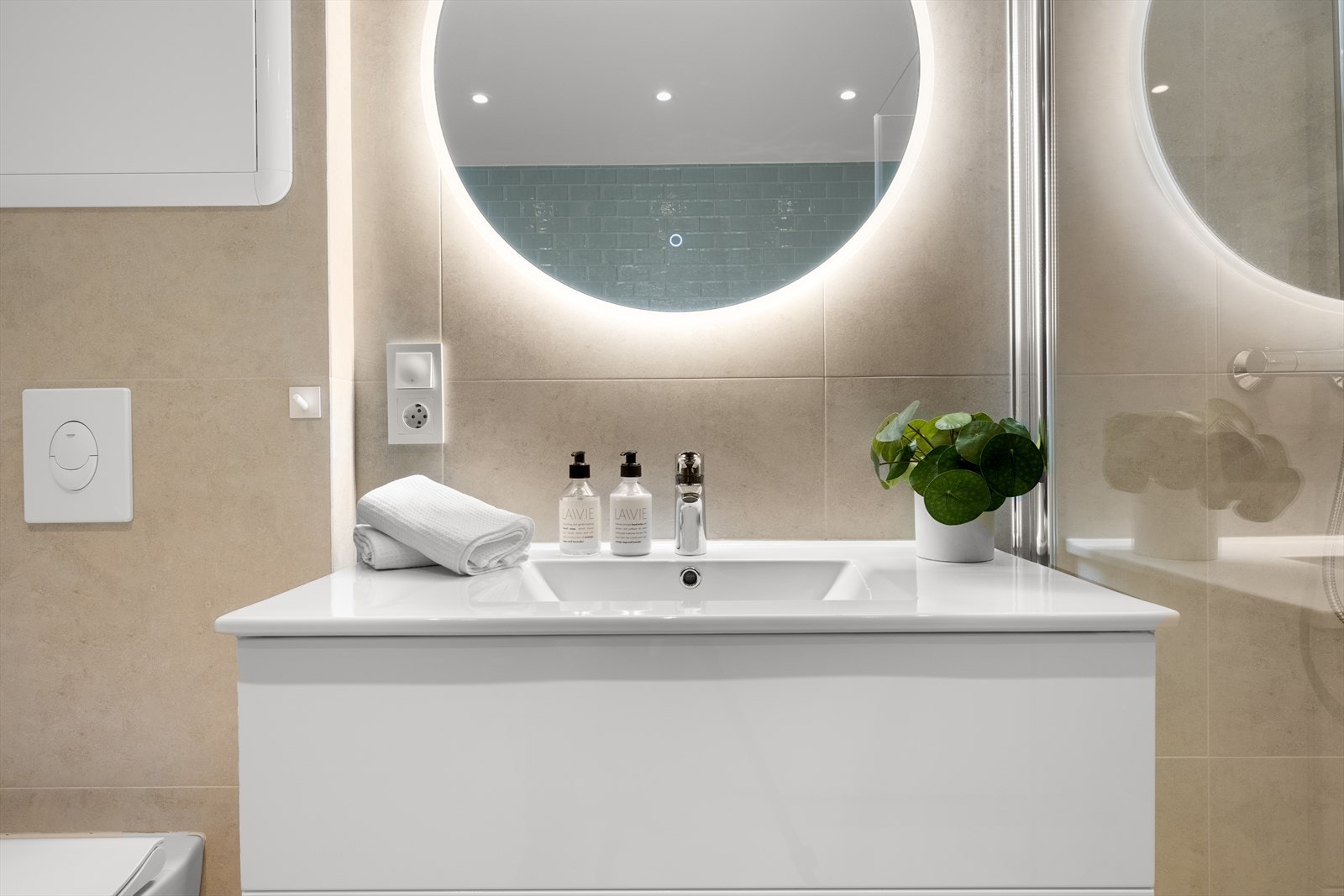 Varmekabler og downlights Galleribilde