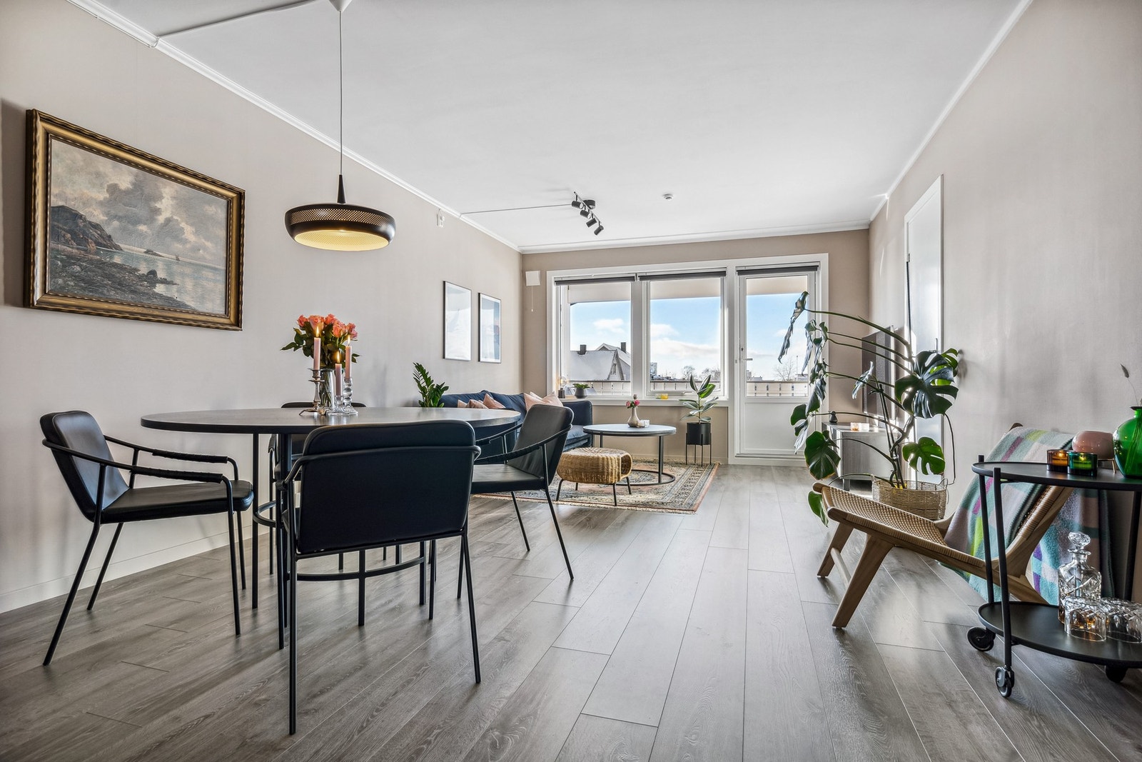 Stue med utgang til stor terrasse Galleribilde