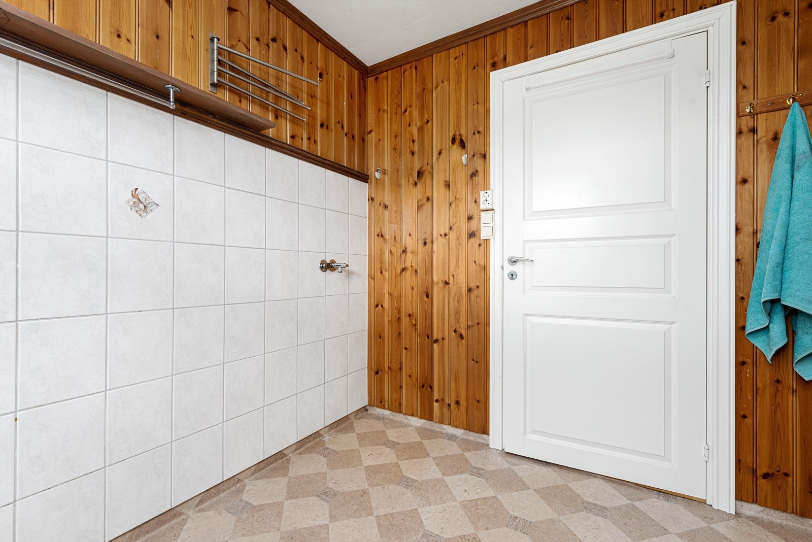 Badet har varmekabler i gulv. Galleribilde