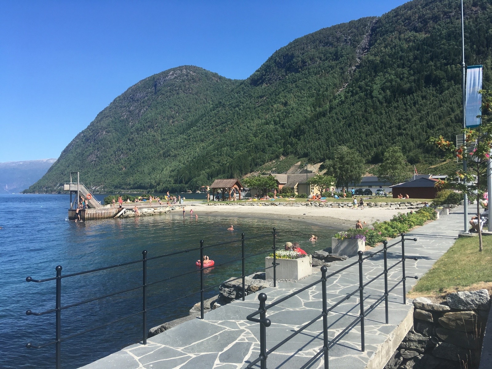 Vikøyri, eller Costa del Vik? Galleribilde