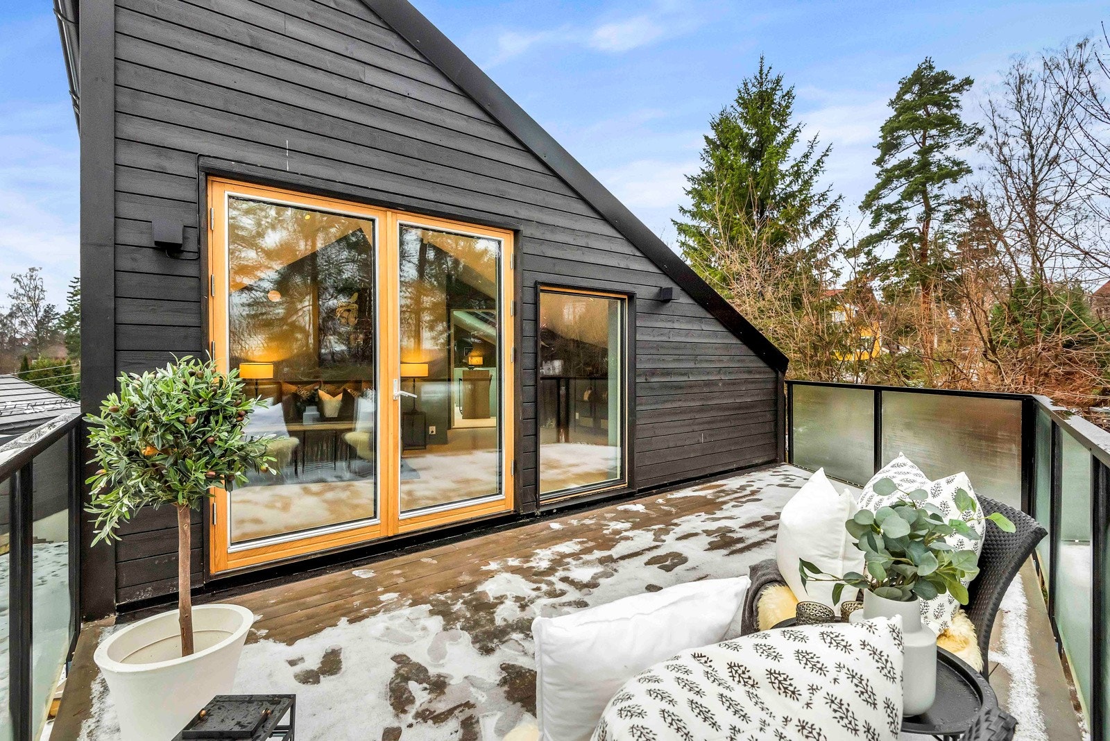 Den private verandaen oppleves som en forlengelse av soverommet. Galleribilde