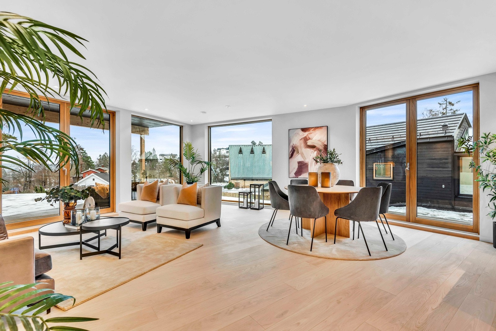 1.etasje inneholder stue, kjøkken, separat toalett og entré/hall. Galleribilde