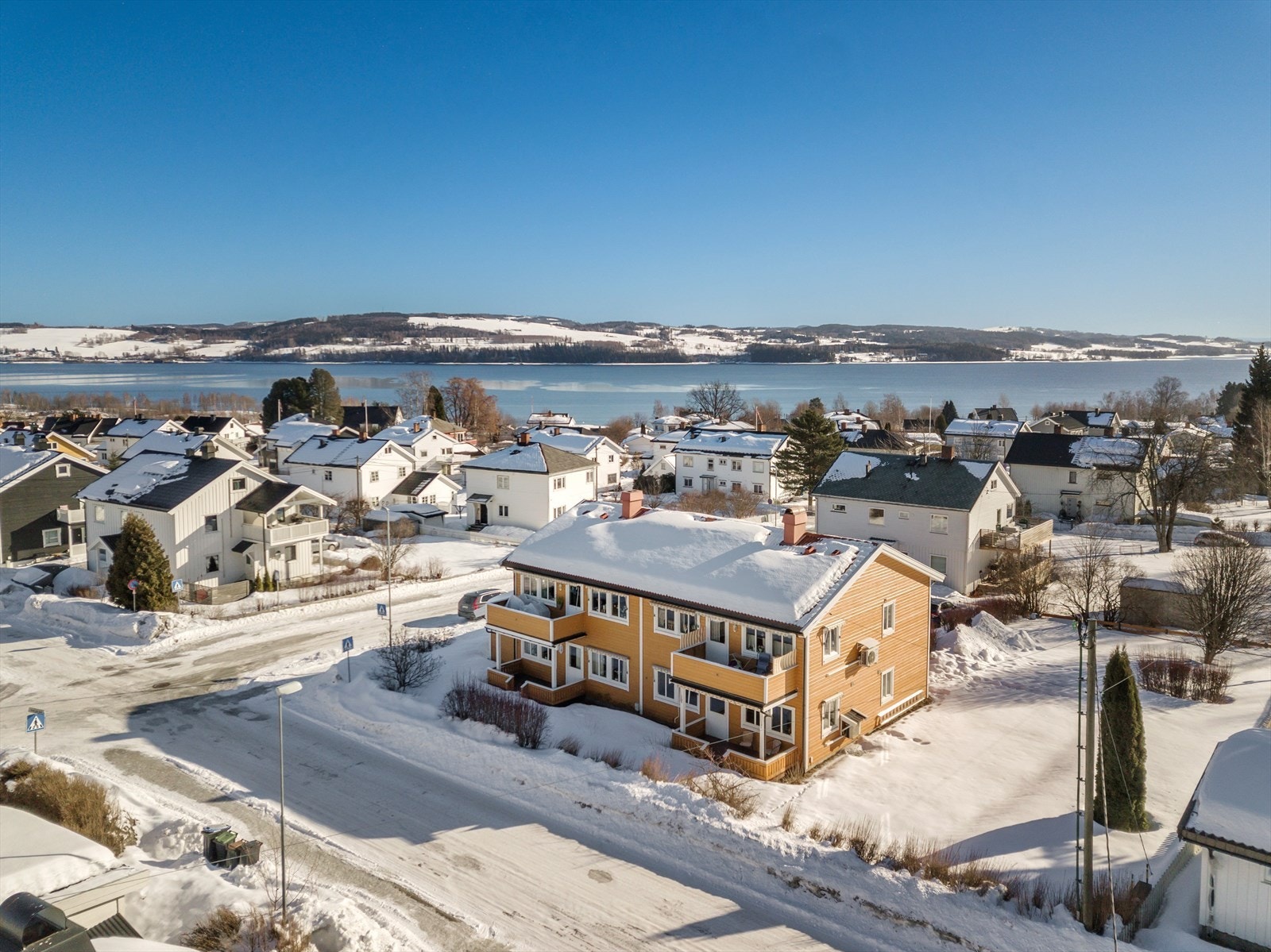 Rolig boligområde. Galleribilde