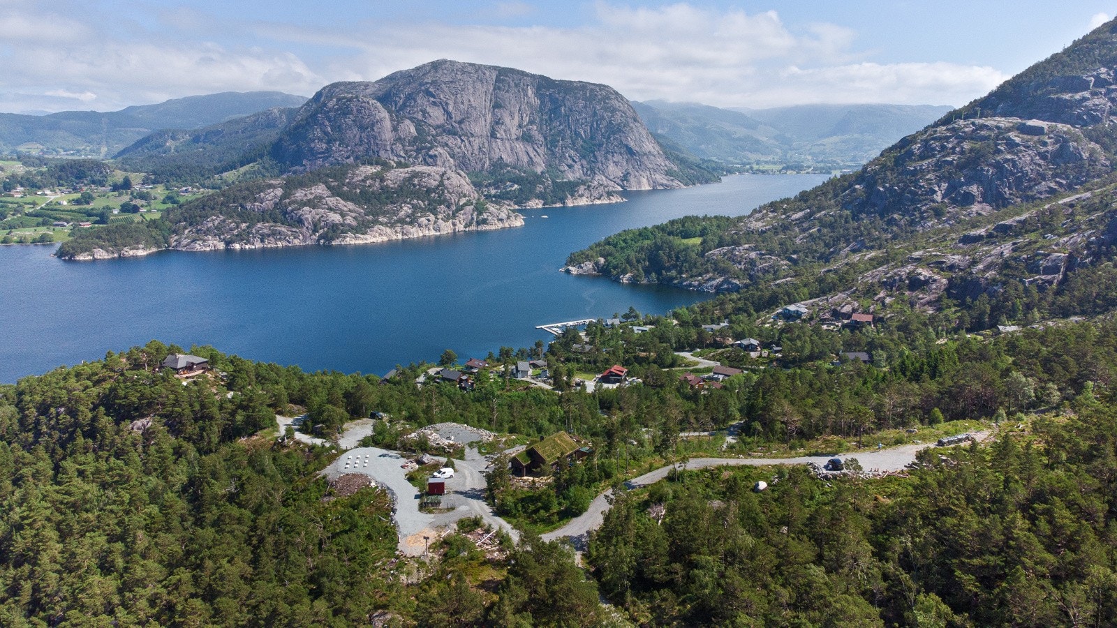 EIE eiendomsmegling v/ Torbjørn Lie og Rebekka Levik har gleden av å presentere maritime hyttetomter i Buardalen! Galleribilde