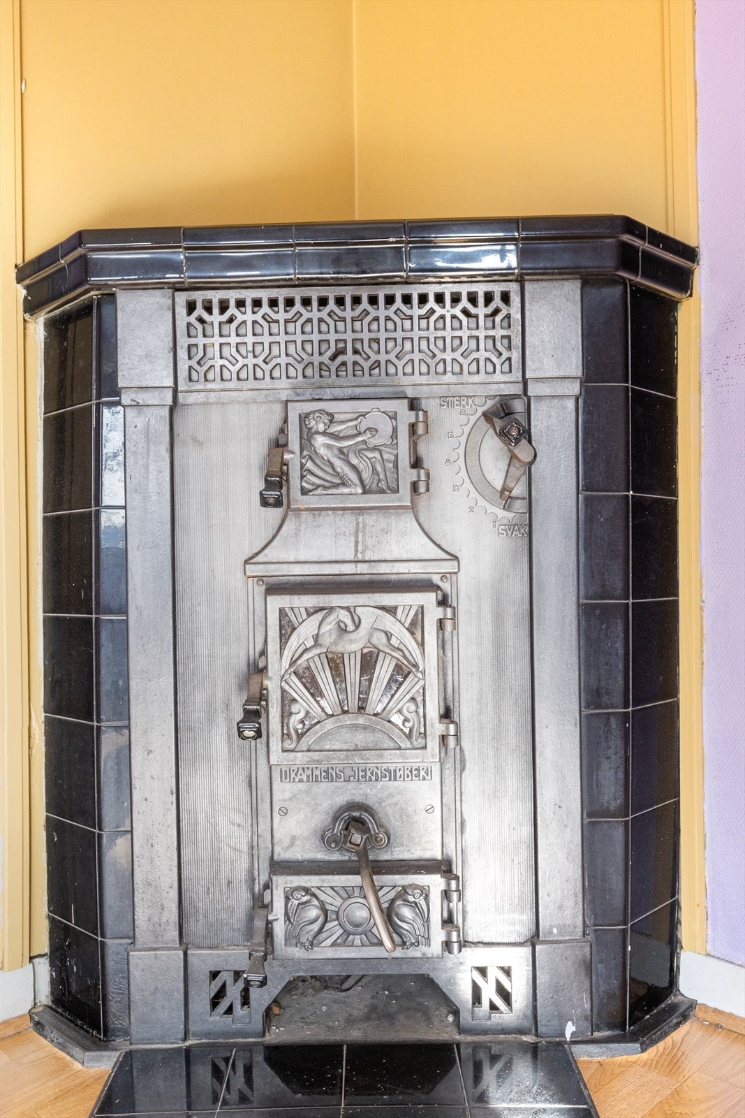 Vedkamin - Detaljbilde Galleribilde
