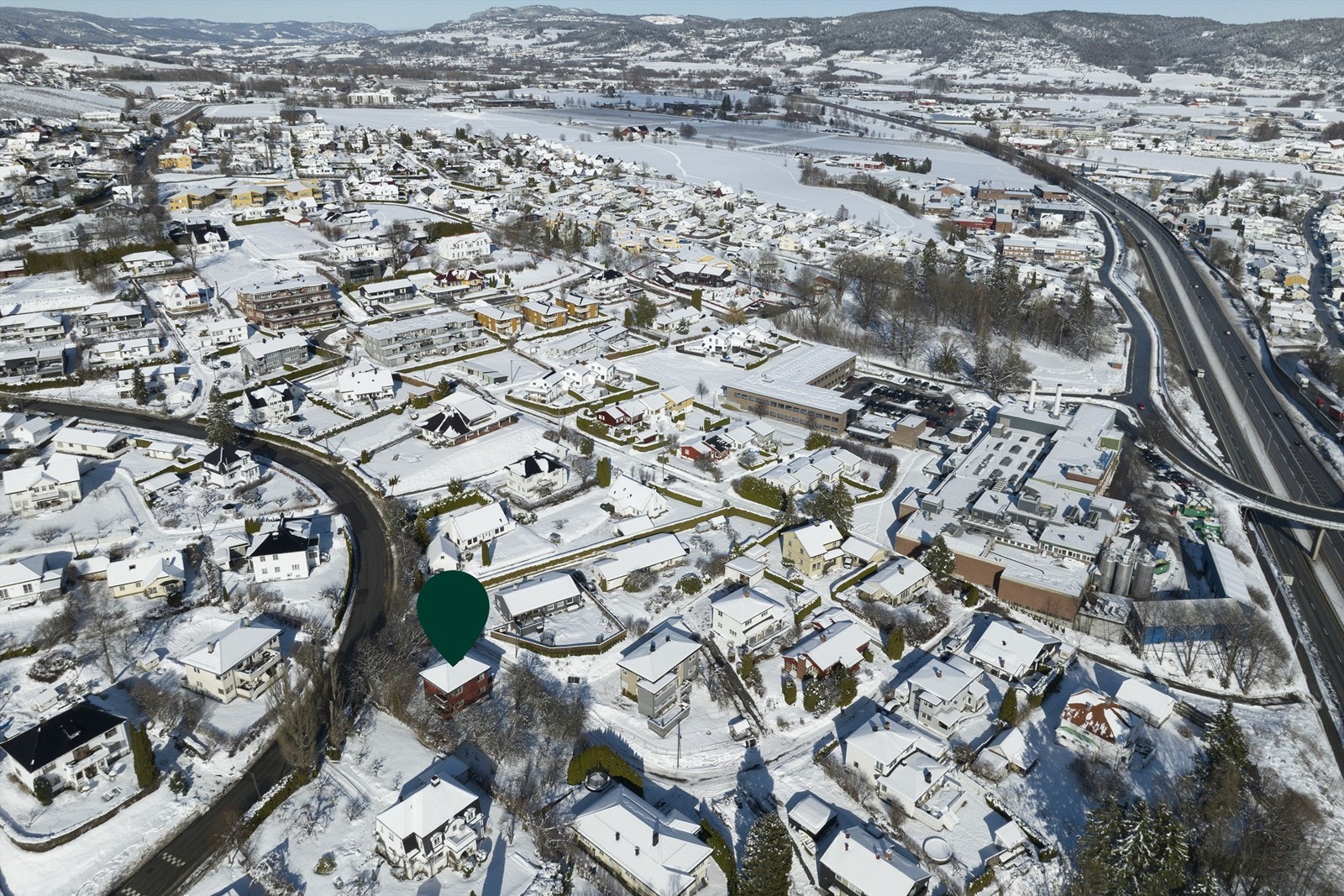 Beliggende i blindvei som medfører ingen gjennomgangstrafikk Galleribilde