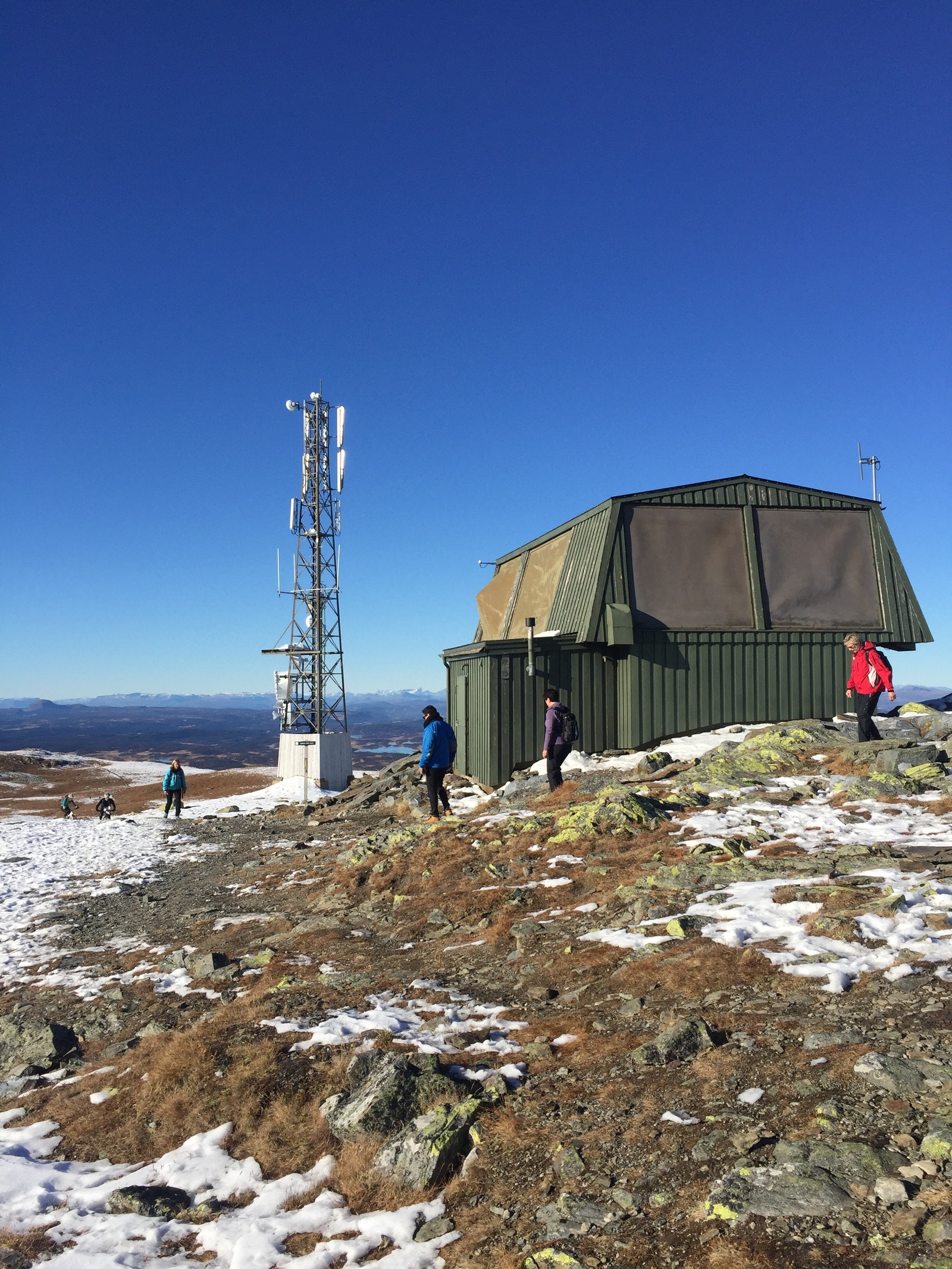 Spåtind som ligger 1440 meter over havet er et populært turmål Galleribilde